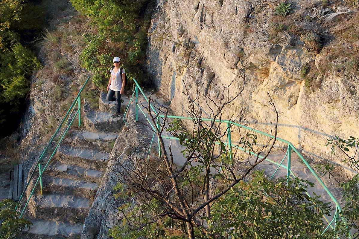 The stone steps near the Madara Rider